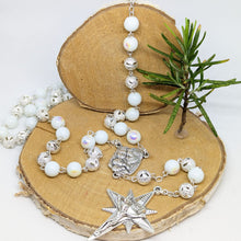 Load image into Gallery viewer, Christmas Rosary - Silver Holy Family