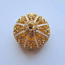 Load image into Gallery viewer, Crown Jewelry Box