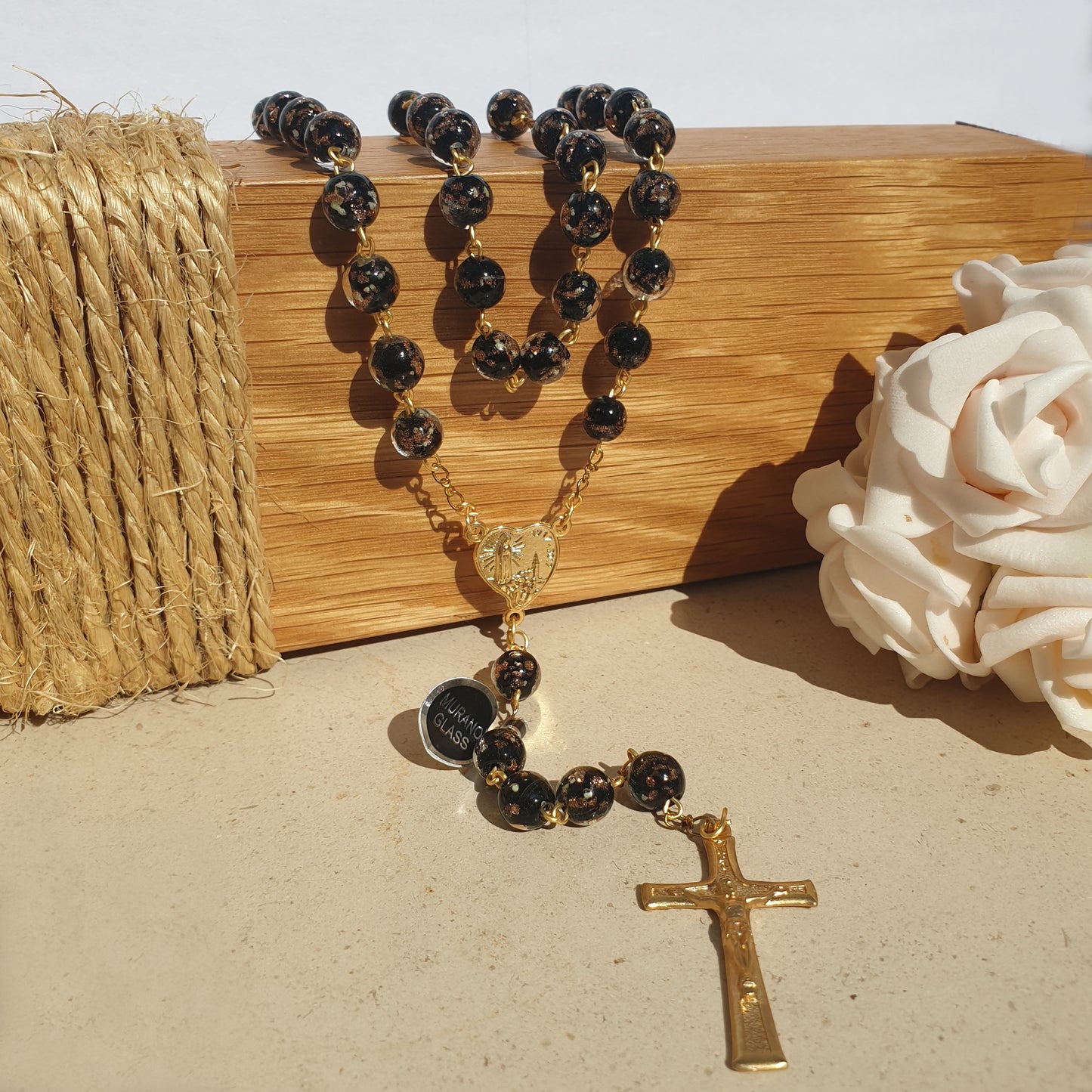 Rosario de Murano negro y dorado del Centenario de las Apariciones