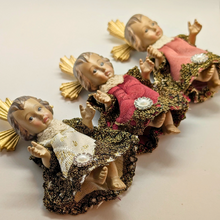 Load image into Gallery viewer, Dressed Baby Jesus with Pillow [Premium] - 3.94'' | 10cm
