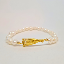 Load image into Gallery viewer, Freshwater Pearl Bracelet with Gold-Plated Sterling Silver Our Lady of Fatima Medal
