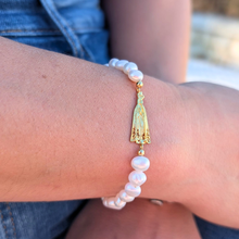 Load image into Gallery viewer, Freshwater Pearl Bracelet with Gold-Plated Sterling Silver Our Lady of Fatima Medal
