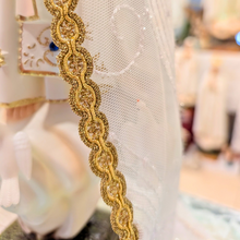 Load image into Gallery viewer, Premium Upgrade [Filigree Crown w/ Crystals + Statue White Veil]
