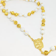 Load image into Gallery viewer, Christmas Rosary - Golden Holy Family

