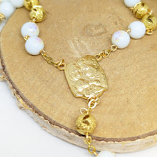 Load image into Gallery viewer, Christmas Rosary - Golden Holy Family
