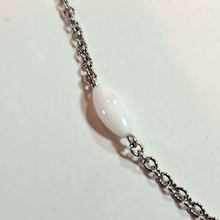 Load image into Gallery viewer, Mother of Pearl Dozen with medal of the Angel and Our Lady of Fatima
