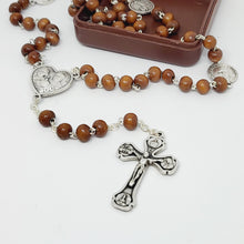 Load image into Gallery viewer, Saint Francisco and Saint Jacinta Wood Rosary
